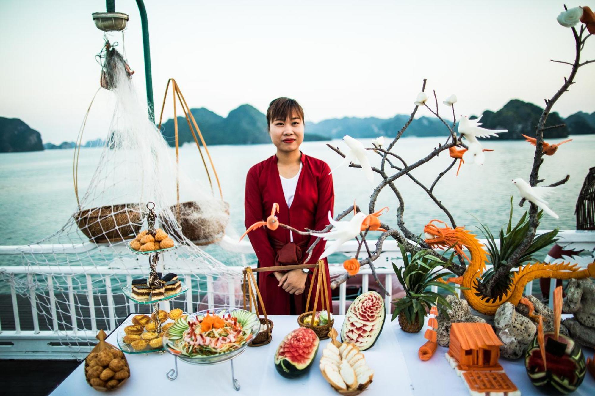 Hotel Bhaya Halong Cruises Hạ Long Exterior foto