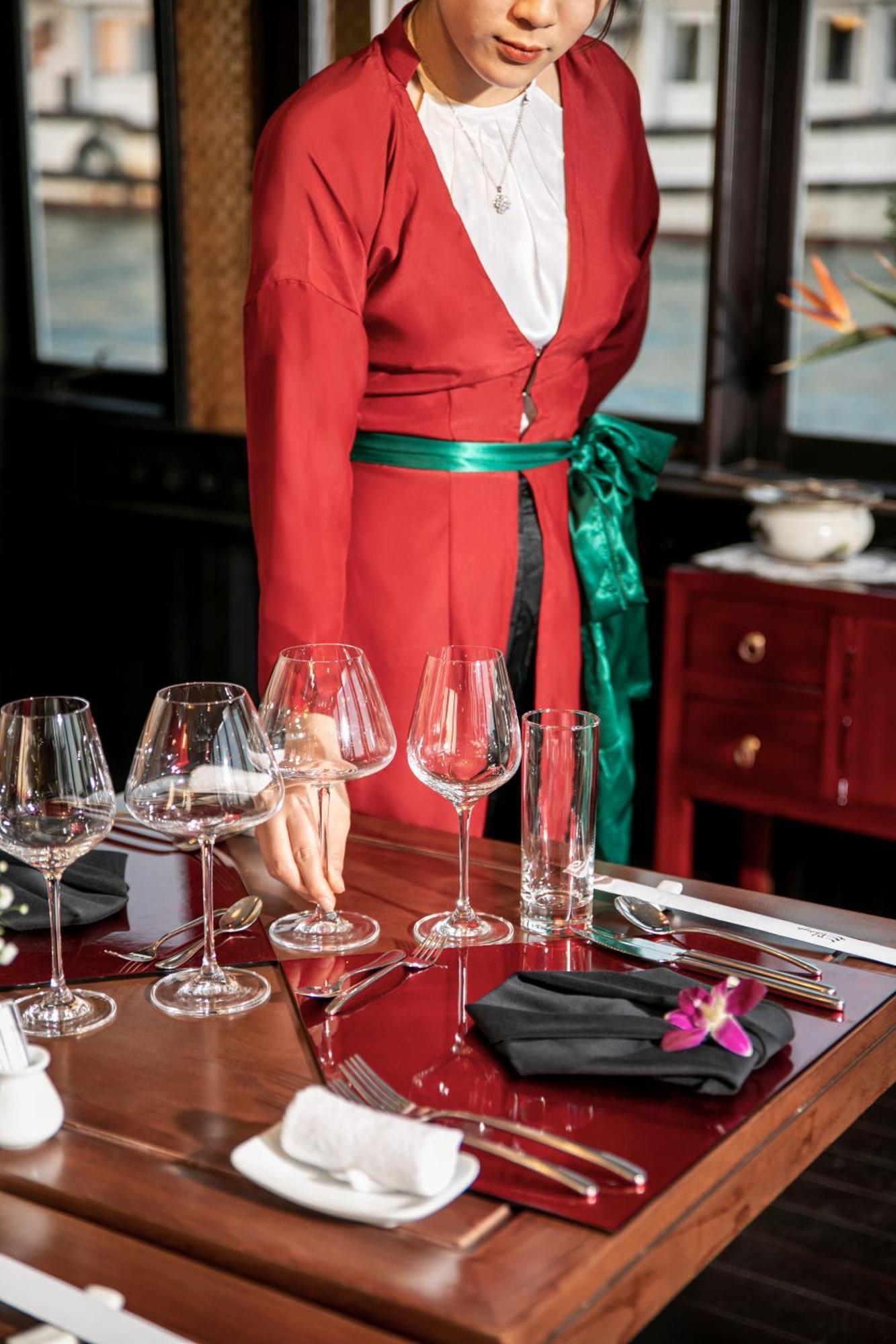 Hotel Bhaya Halong Cruises Hạ Long Exterior foto